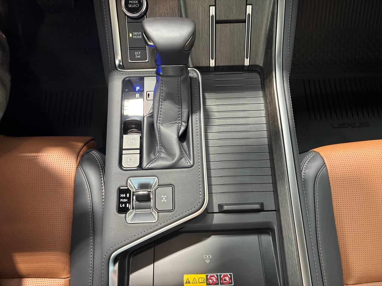 2026 Lexus GX550 Luxury+, 2nd Row Bench, Traffic Jam Assist, HUD, Cold Area Pkg, Digital Key Houston TX