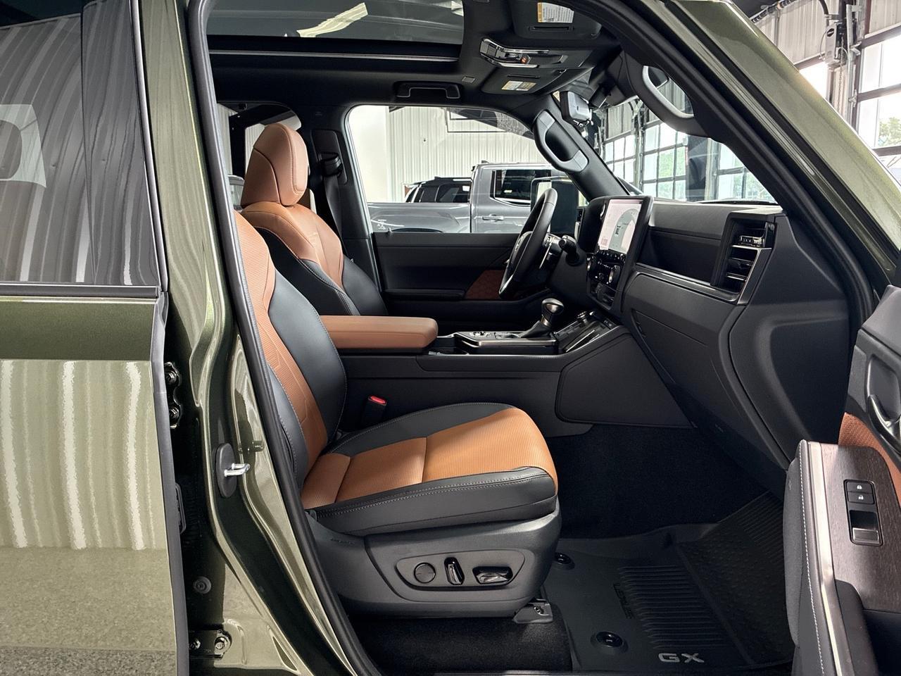 2026 Lexus GX550 Luxury+, 2nd Row Bench, Traffic Jam Assist, HUD, Cold Area Pkg, Digital Key Houston TX