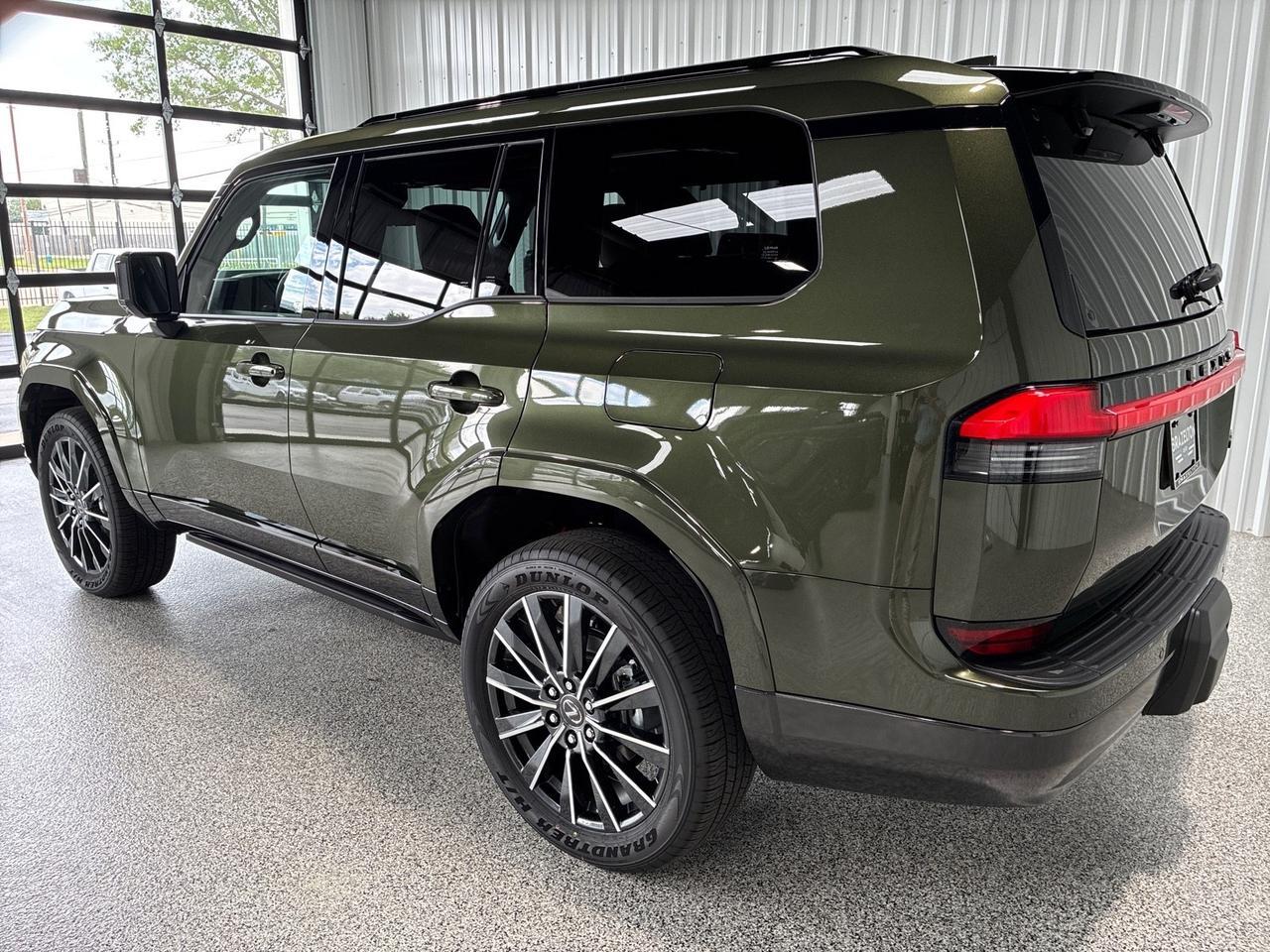 2026 Lexus GX550 Luxury+, 2nd Row Bench, Traffic Jam Assist, HUD, Cold Area Pkg, Digital Key