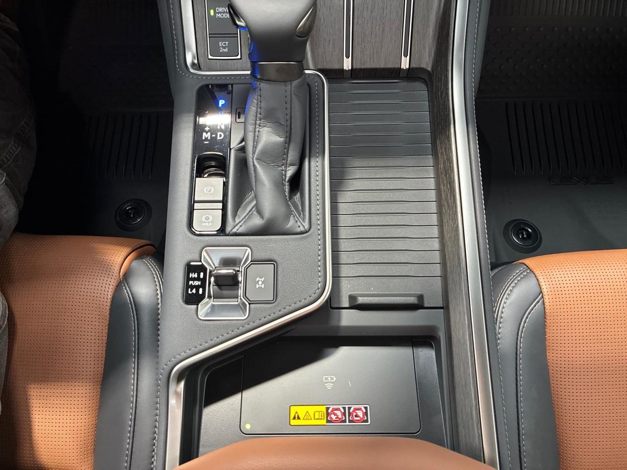 2026 Lexus GX550 Luxury, Bench, Cold Area Pkg, HUD, ML Sound, Traffic Jam Assist, Black Out Emblems, All Weather Mats, Digital Key Houston TX