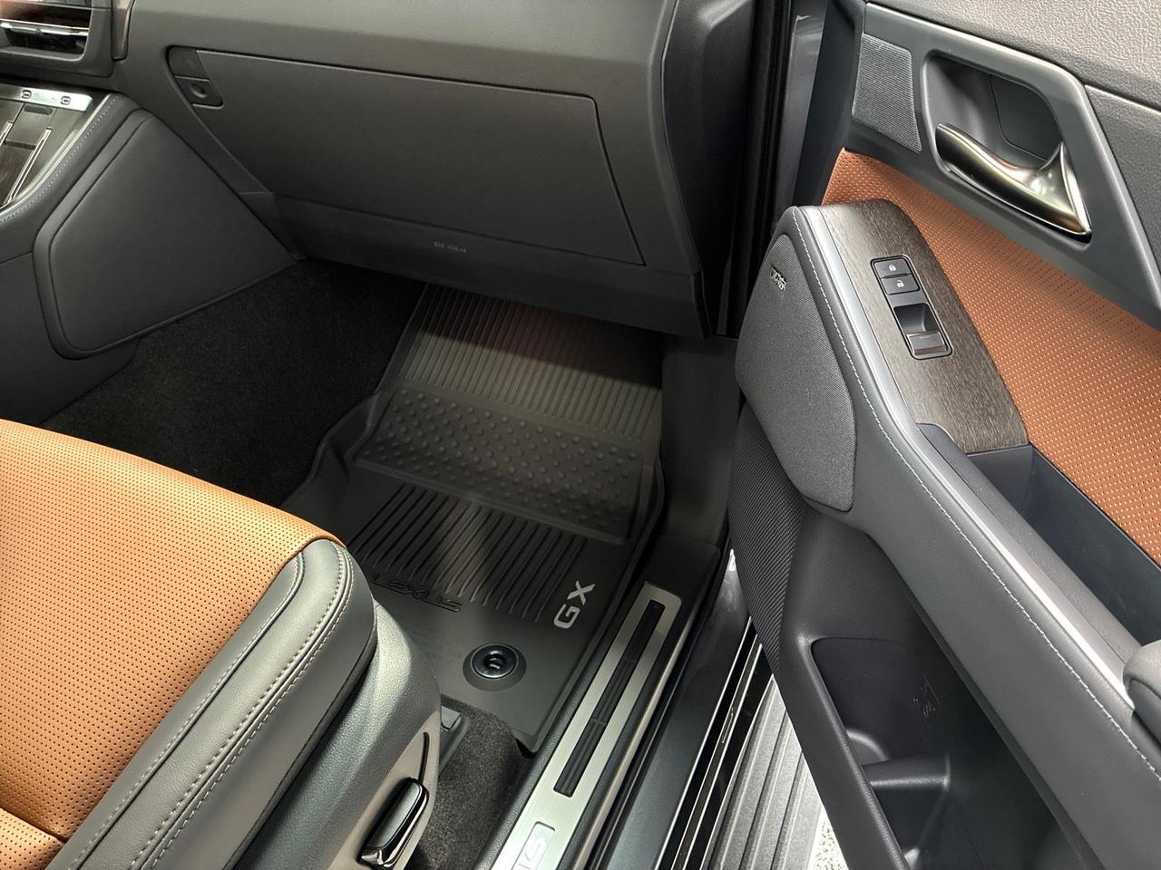 2026 Lexus GX550 Luxury, Bench, Cold Area Pkg, HUD, ML Sound, Traffic Jam Assist, Black Out Emblems, All Weather Mats, Digital Key Houston TX