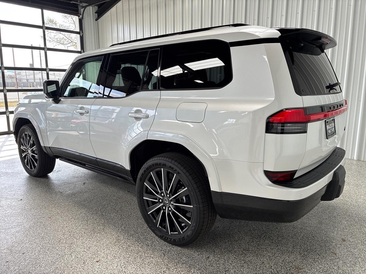 2026 Lexus GX550 Luxury+, Captain's Seats, Cold Area Pkg, Digital Key, HUD, Traffic Jam Assist