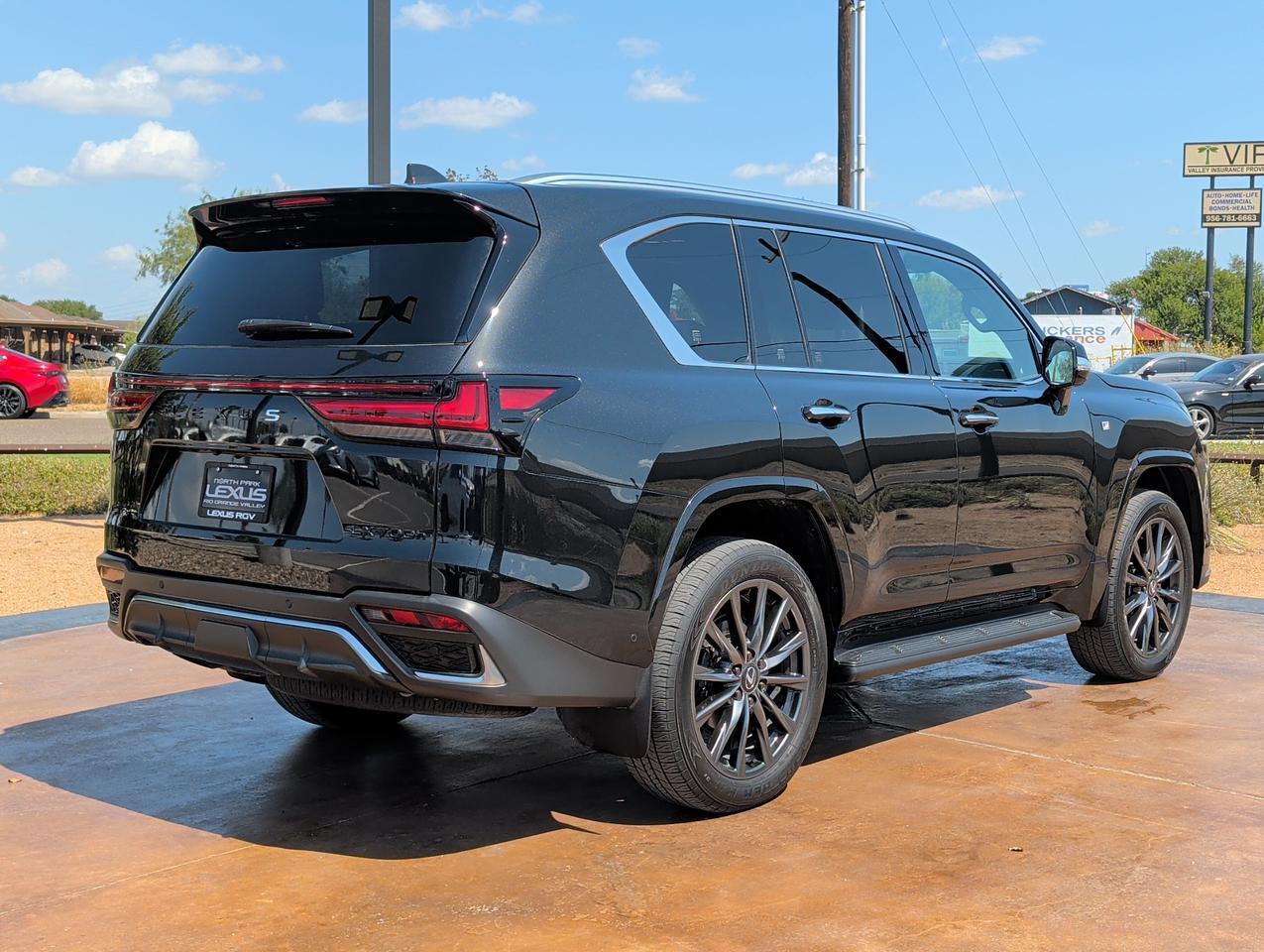 2026 Lexus LX 700h F SPORT Handling