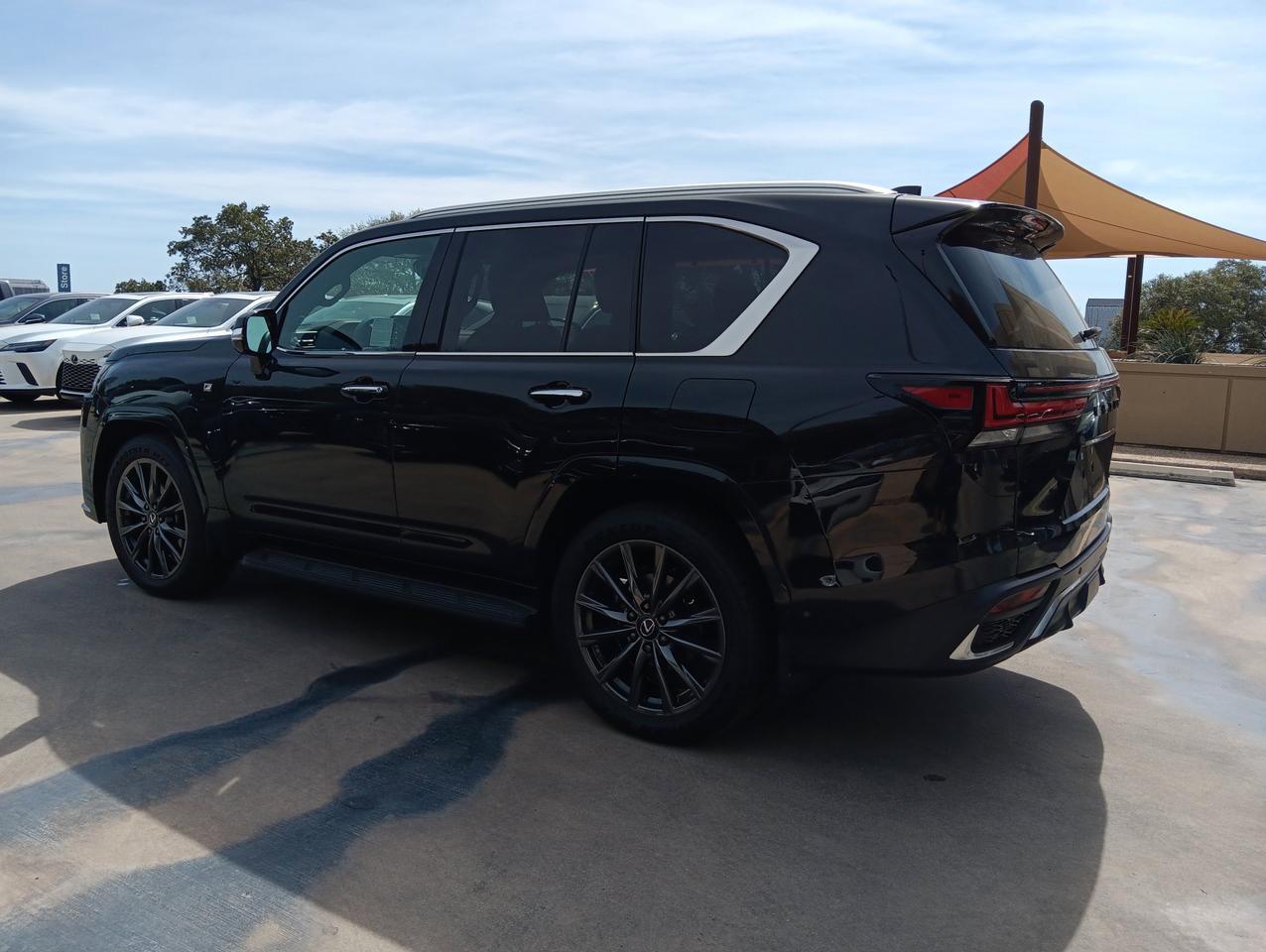 2026 Lexus LX 700h F SPORT Handling
