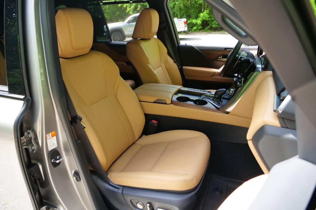2026 Lexus LX 700h Luxury / 4WD / Appearance Package / Massage Seats! Lincolnton NC