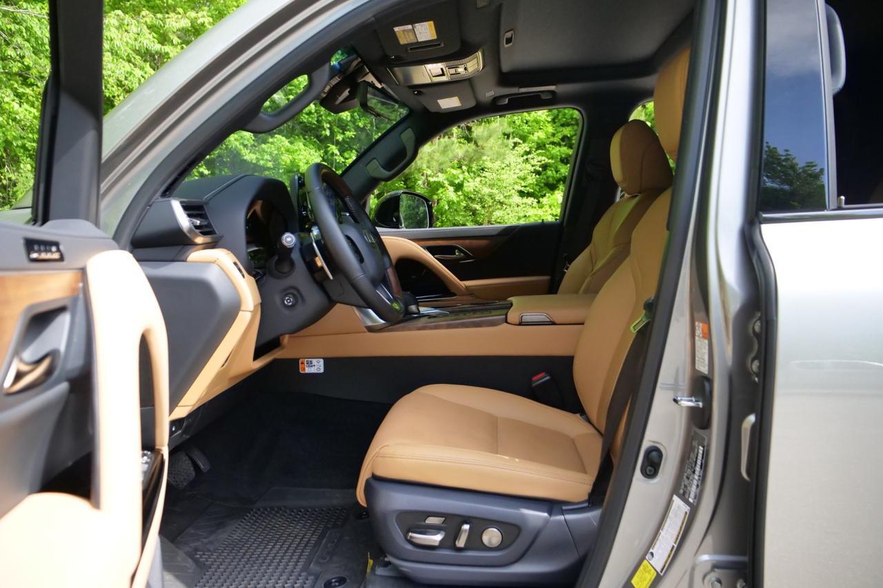 2026 Lexus LX 700h Luxury / 4WD / Appearance Package / Massage Seats! Lincolnton NC