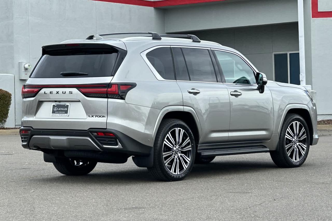 2026 Lexus LX 700h Luxury