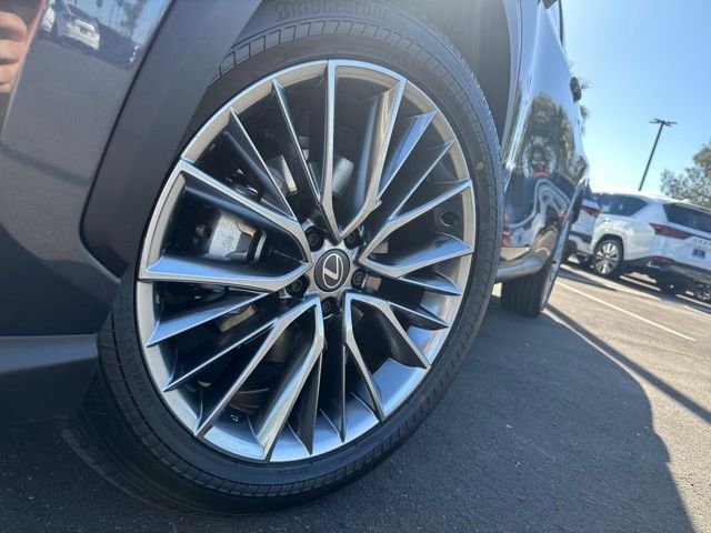 2026 Lexus NX 350h Luxury