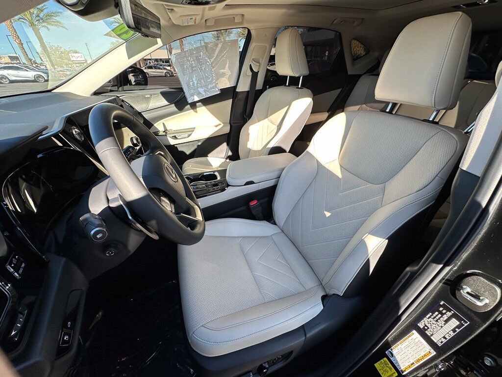2026 Lexus NX 450h+ Luxury