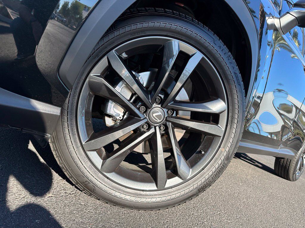 2026 Lexus NX 450h+ Luxury