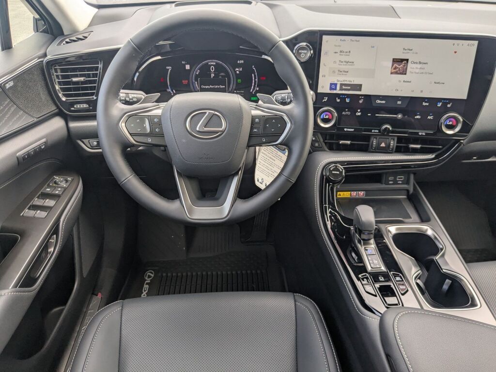 2026 Lexus NX PLUG-IN HYBRID ELECTRIC VEHICLE NX 450h+ LUXURY AWD Richmond VA