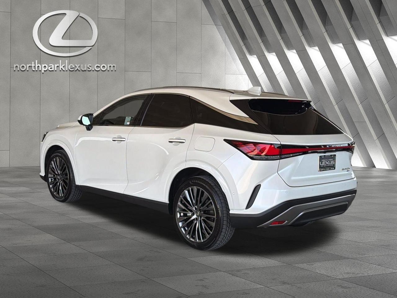 2026 Lexus RX 450h+ Luxury