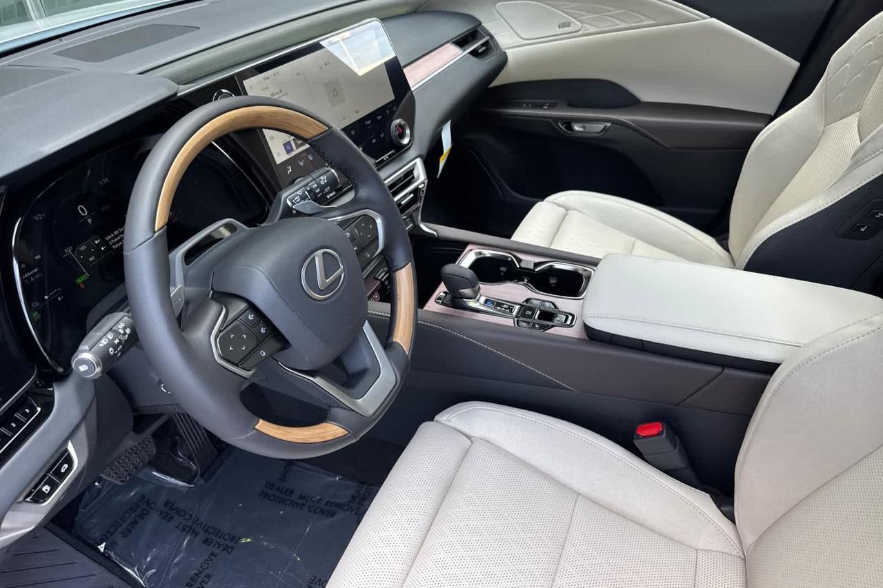 2026 Lexus RX PLUG-IN HYBRID ELECTRIC VEHICLE RX 450h+ LUXURY AWD Roseville CA
