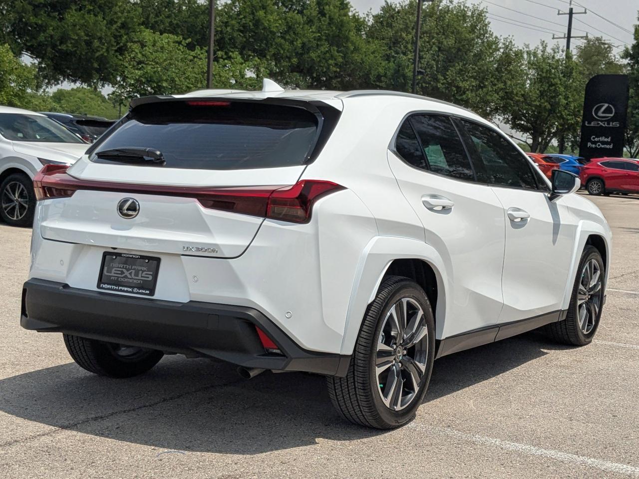 2026 Lexus UX 300h Premium