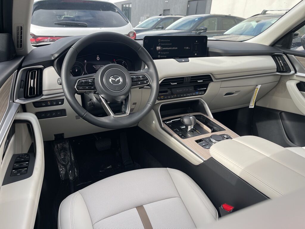 2026 MAZDA CX-90 PHEV Premium Plus Oshkosh WI 2026 MAZDA CX-90 PHEV Premium Plus Oshkosh WI