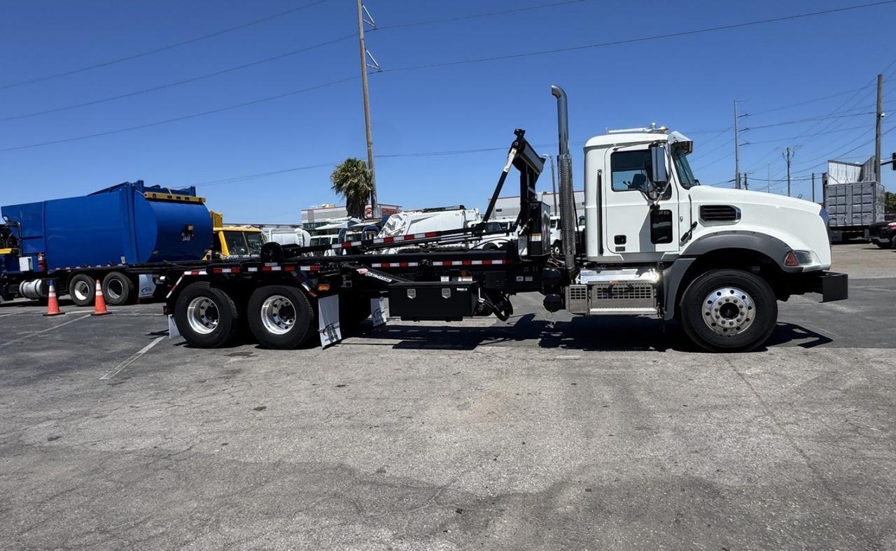 2026 Mack GR64B 60,000 lb. Pac-Mac Roll-off Hoist