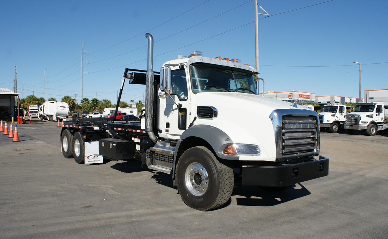 2026 Mack GR64B 60,000 lb. Pac-Mac Roll-off Hoist