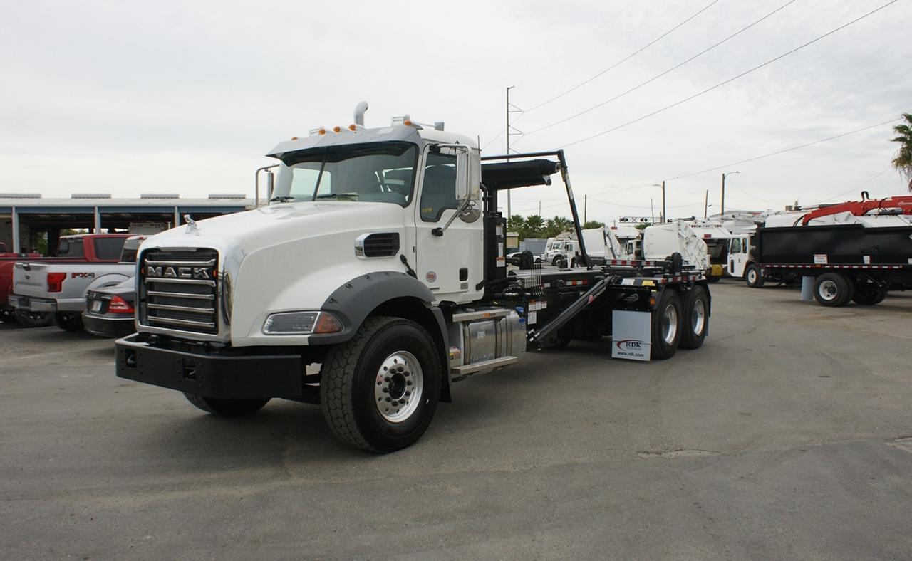 2026 Mack Granite 60,000 lb. Pac-Mac Roll-off Hoist