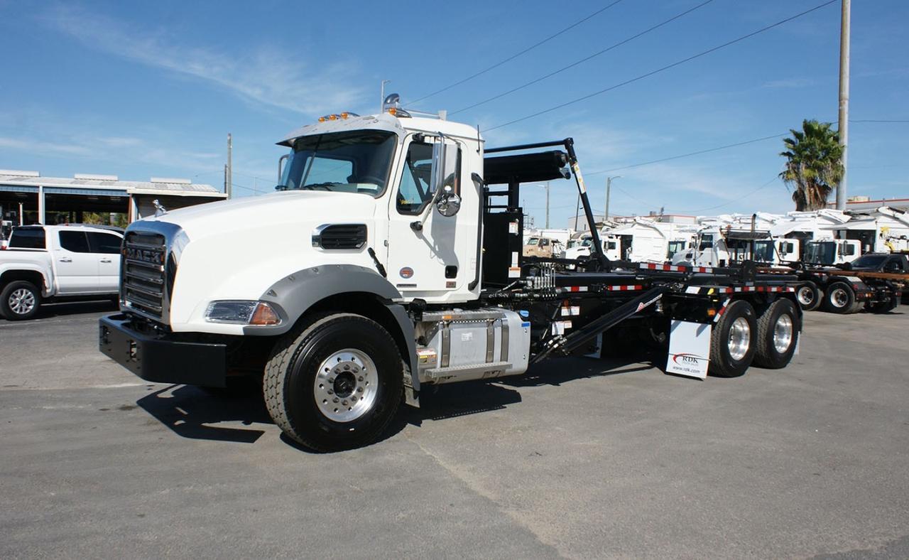 2026 Mack Granite 60,000 lb. Pac-Mac Roll-off Hoist