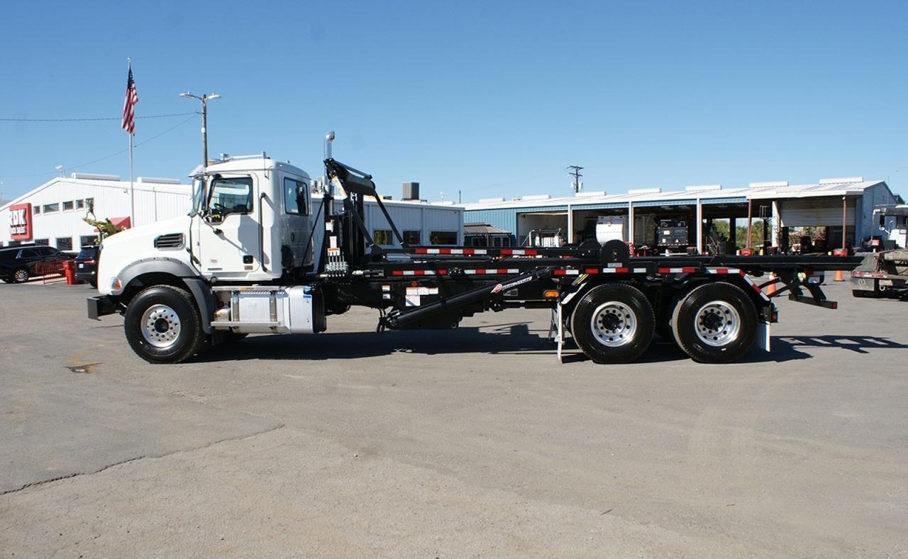 2026 Mack Granite 60,000 lb. Pac-Mac Roll-off Hoist