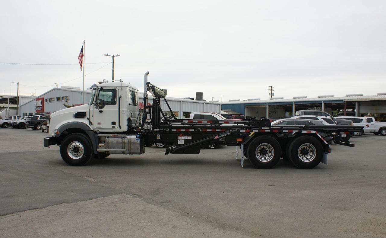 2026 Mack Granite 60,000 lb. Pac-Mac Roll-off Hoist