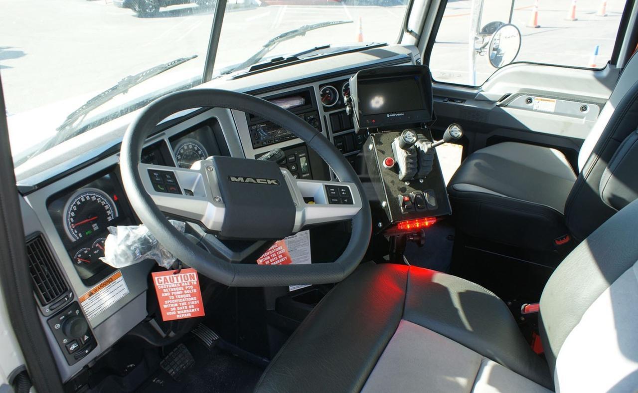 2026 Mack Granite 60,000 lb. Pac-Mac Roll-off Hoist Tampa FL