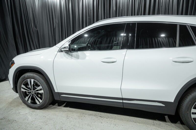 2026 Mercedes Benz GLA 250 photo 2