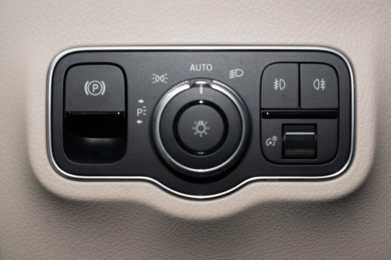 2026 Mercedes-Benz GLB 250 4MATIC&reg; SUV Scottsdale AZ