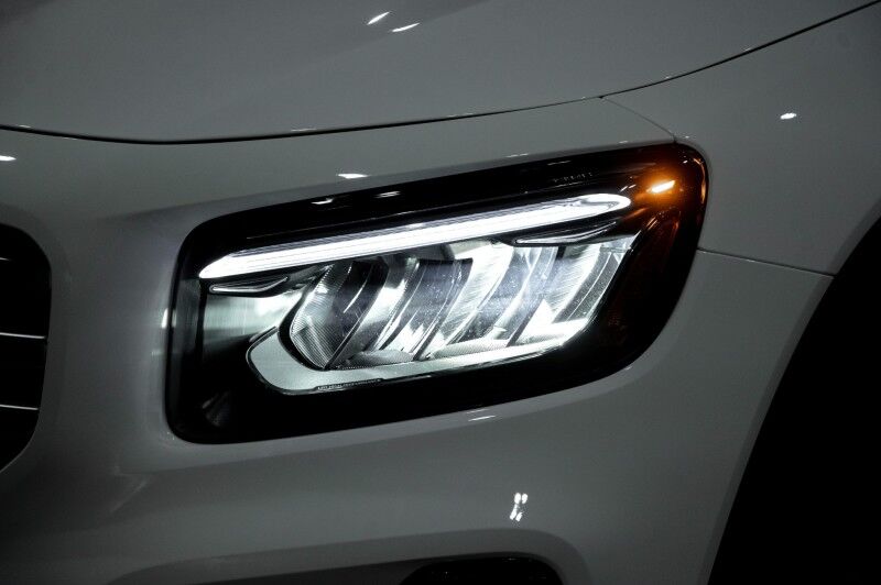2026 Mercedes Benz GLB 250 photo 8