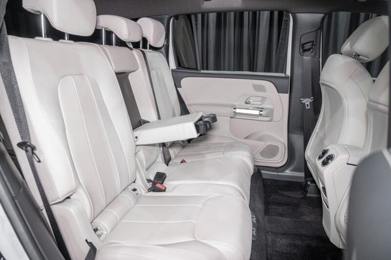 2026 Mercedes Benz GLB 250 photo 12
