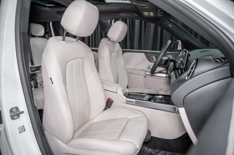 2026 Mercedes Benz GLB 250 photo 13