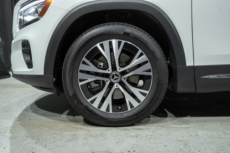 2026 Mercedes Benz GLB 250 photo 7