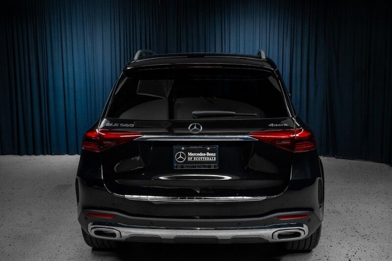 2026 Mercedes Benz GLE 580 4MATIC photo 3