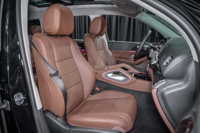2026 Mercedes Benz GLS 450 4MATIC photo 13
