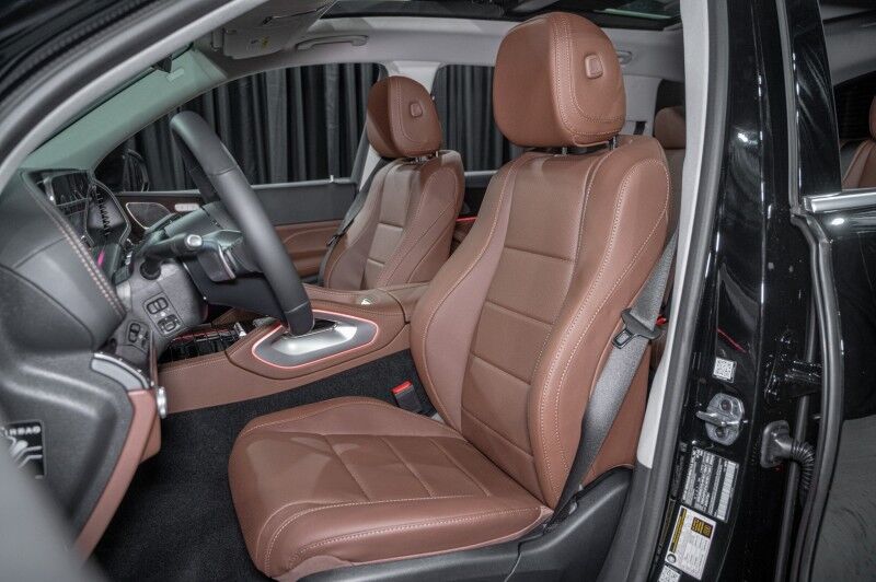 2026 Mercedes Benz GLS 450 4MATIC photo 10