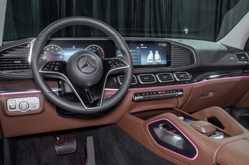2026 Mercedes Benz GLS 450 4MATIC photo 18