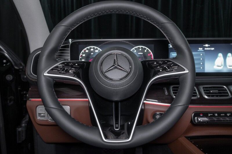2026 Mercedes Benz GLS 450 4MATIC photo 21