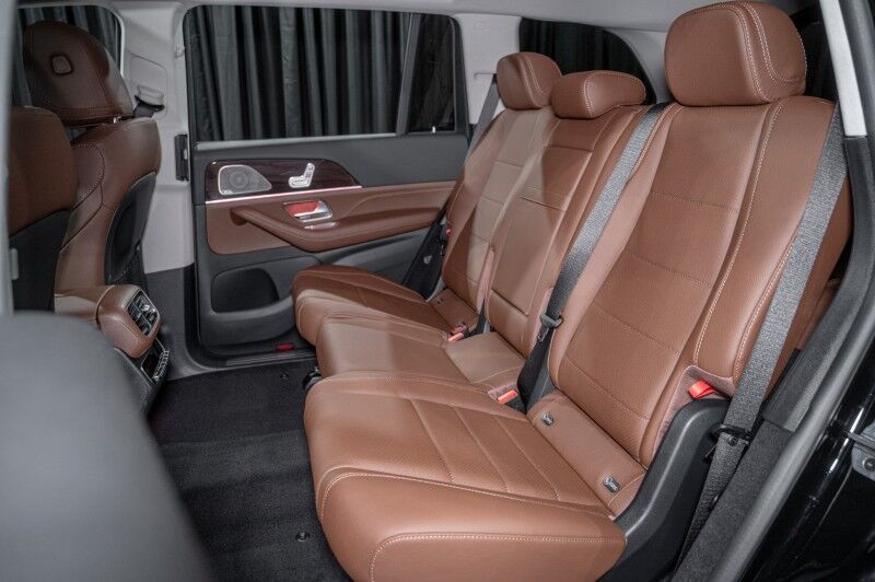 2026 Mercedes Benz GLS 450 4MATIC photo 11
