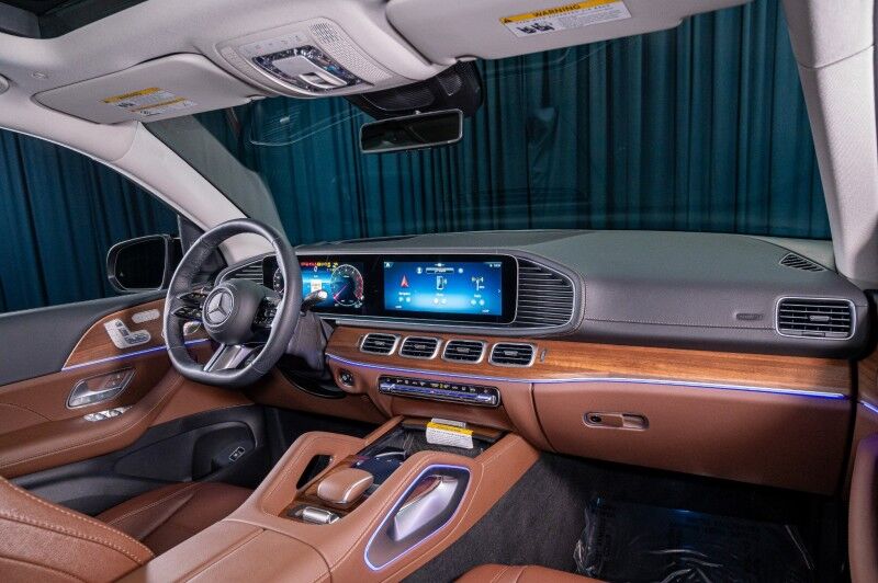 2026 Mercedes Benz GLS 450 4MATIC photo 4