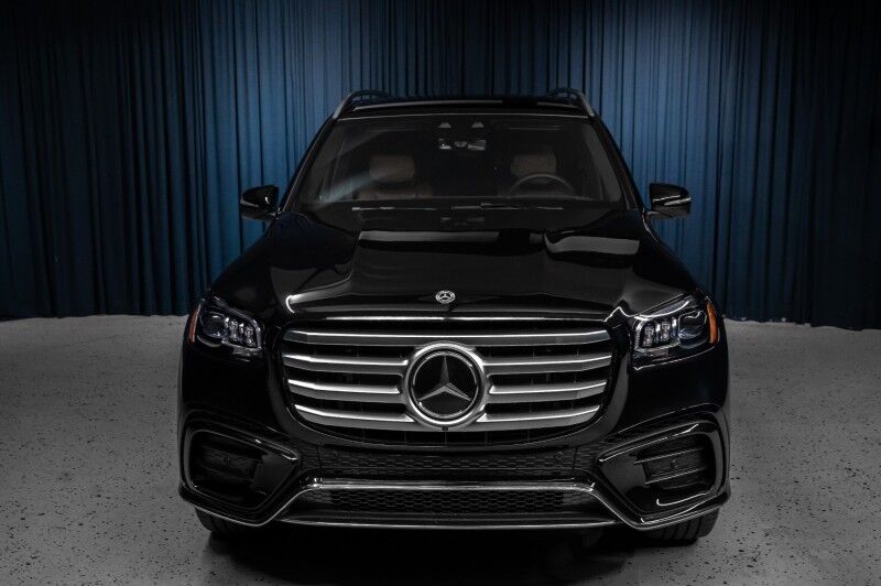 2026 Mercedes Benz GLS 580 4MATIC photo 2