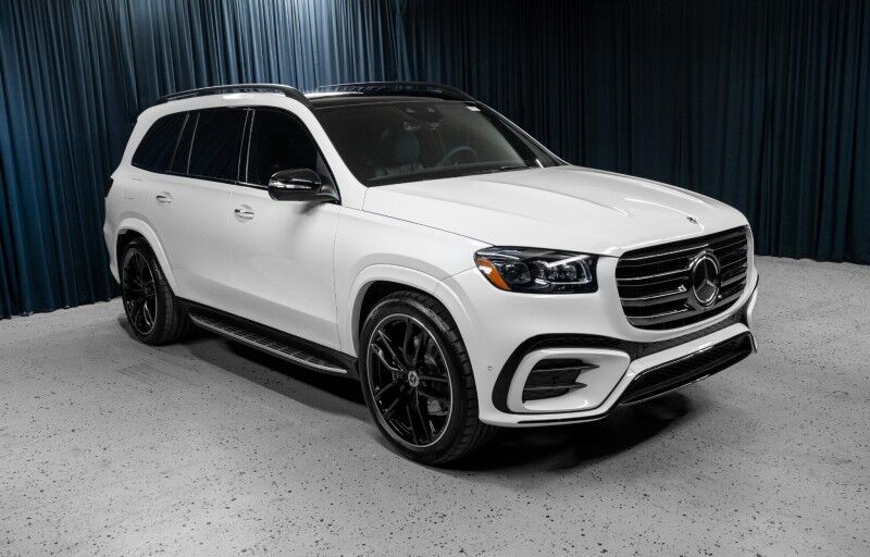 2026 Mercedes Benz GLS 580 4MATIC photo 3