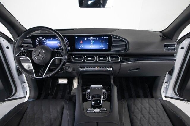 2026 Mercedes-Benz GLS 600 Maybach *ONLY 2700 MILES* *REAR ENTERTAINMENT PACKAGE* San Diego CA