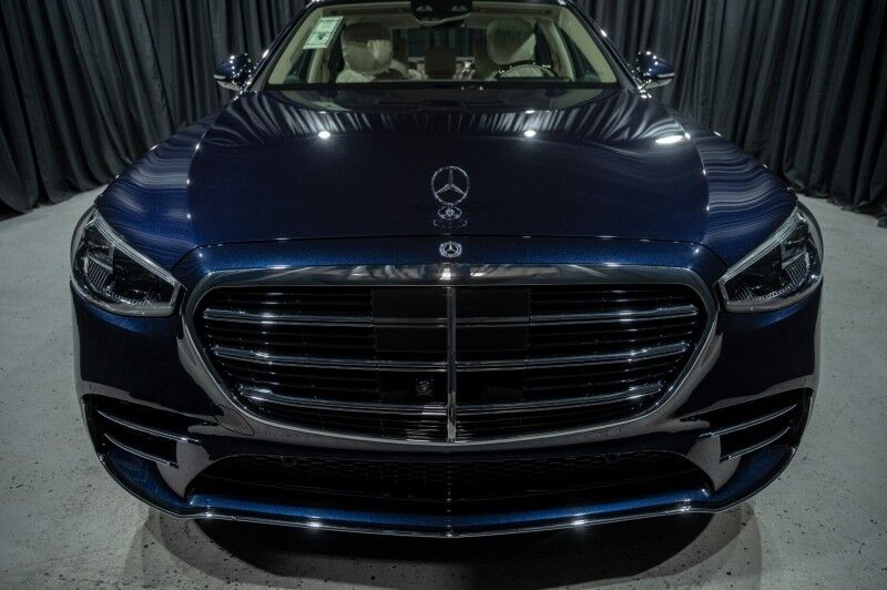 2026 Mercedes Benz S 580 4MATIC photo 2