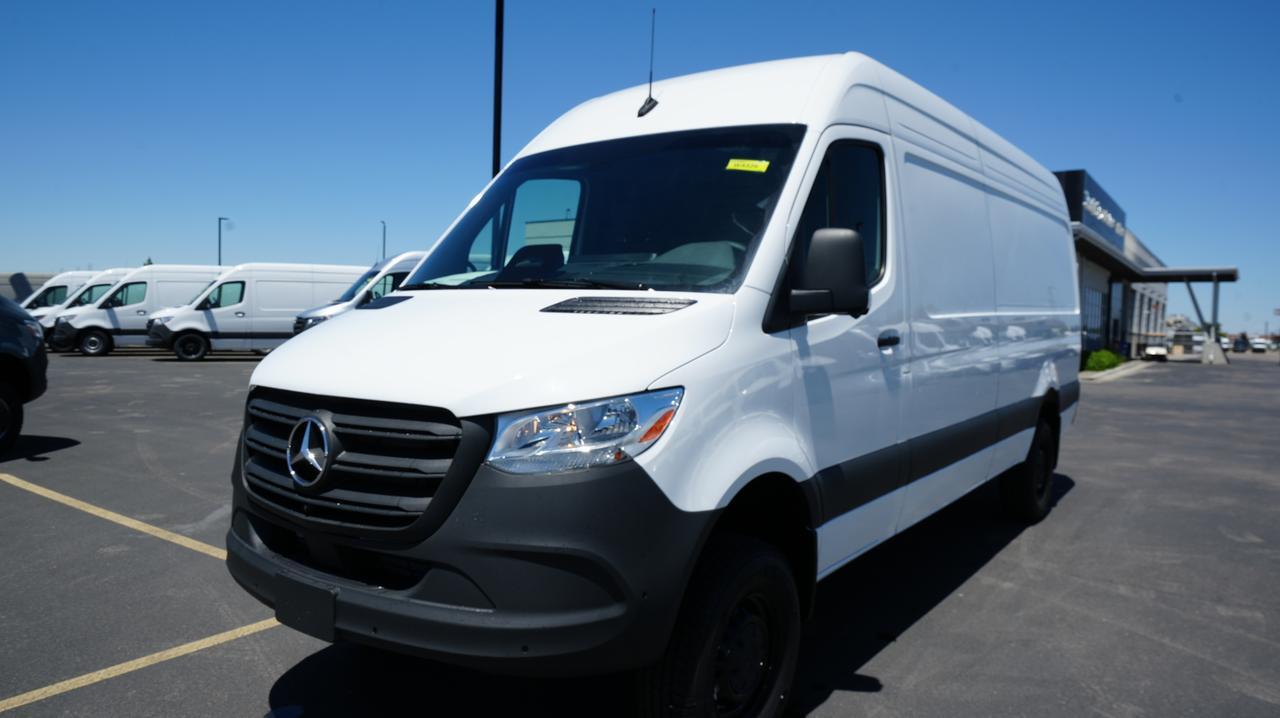 2026 Mercedes-Benz Sprinter 2500 170 WB HO High Roof AWD's photo