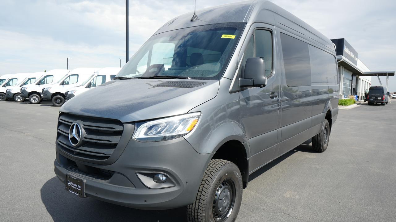 New 2026 Mercedes-Benz Sprinter 2500 Crew 170 WB