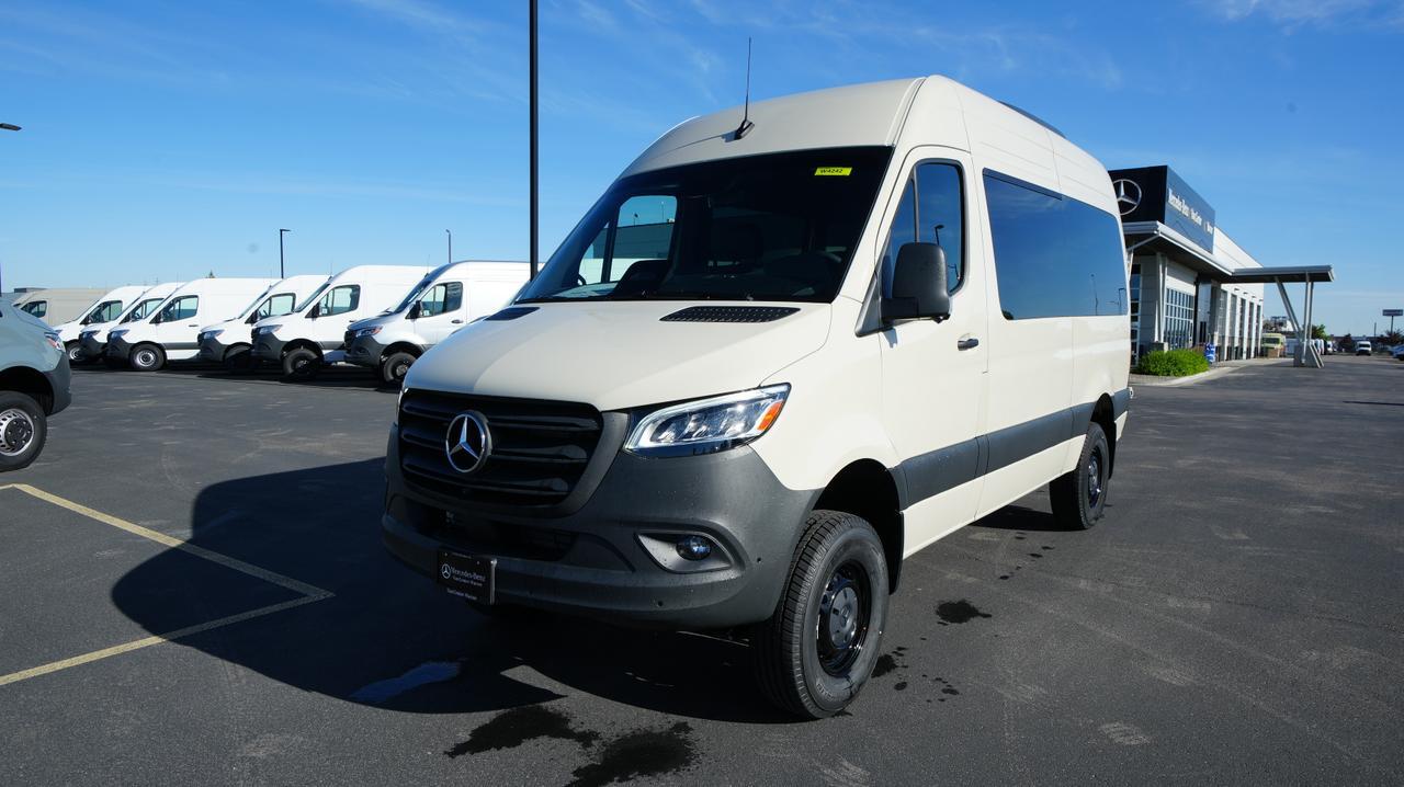 2026 Mercedes-Benz Sprinter 2500 144 WB HO Select AWD's photo