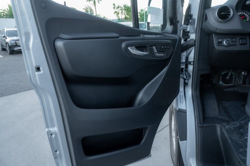 2026 Mercedes-Benz Sprinter Crew Van 2500 Standard Roof I4 Diesel 144" RWD Peoria AZ