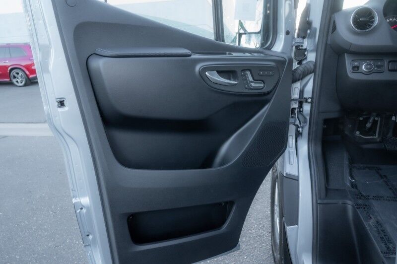 2026 Mercedes-Benz Sprinter Crew Van 2500 Standard Roof I4 Diesel 144" RWD Peoria AZ