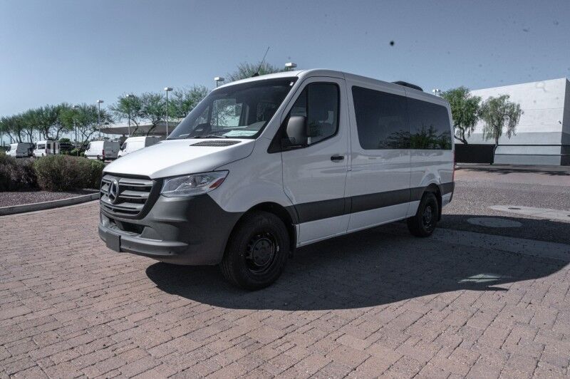 Mercedes-Benz Sprinter Passenger Van 2500 Standard Roof I4 Diesel HO 144" RWD