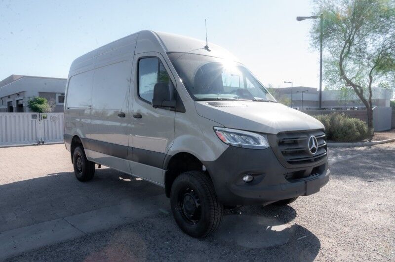 2026 Mercedes-Benz Sprinter Passenger Van 2500 Standard Roof I4 Diesel HO 144" RWD Select